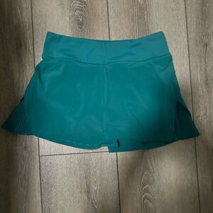 Lululemon skirt size 4